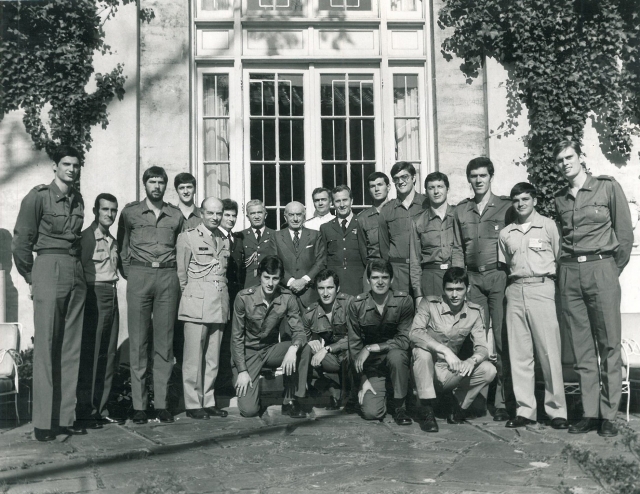 I freschi Campioni del Mondo a Washington nel 1973 ospiti dell’Ambasciatore nell'Ambasciata Italiana: Frediani, Milani, Gorghetto, Ambasciatore, il colonnello Picchiottini, Benelli, Della Fiori, Bianchi, Papetti. In ginocchio: Marzorati, Polzot, Benevell, Giustarini.